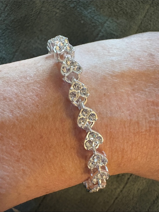 Jewelry - Silver Crystal Heart Link Bracelet - Sparkling Women's Jewelry